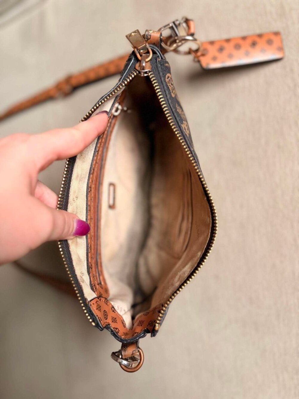 GUESS Logo Print Convertible Crossbody & Shoulder Bag Brown Cognac - Picture 5 of 5